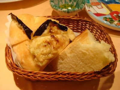 02_茄子とチーズのフォカッチャ.jpg