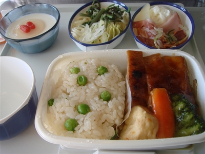 機内食・01・鶏の照り焼き.jpg