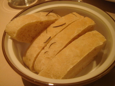 09_全粒粉を使った自家製パン.jpg